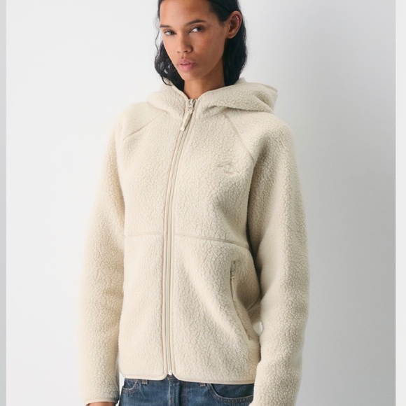 Aritzia Sweaters - Aritzia Polartec Zip Up
